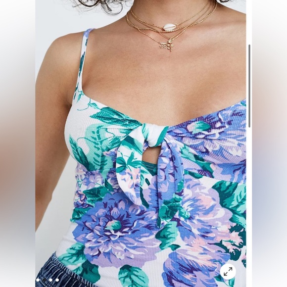Urban Outfitters Tiffy Tie-Front Floral Tank Top - Picture 3 of 10